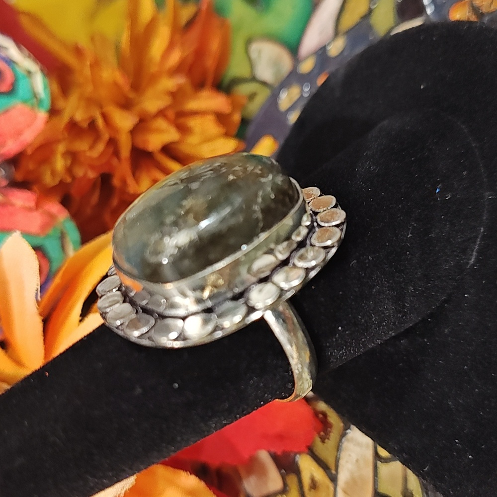 Laboradorite Gemstone Ring - Size 7 3/4 - Picture 3 of 9